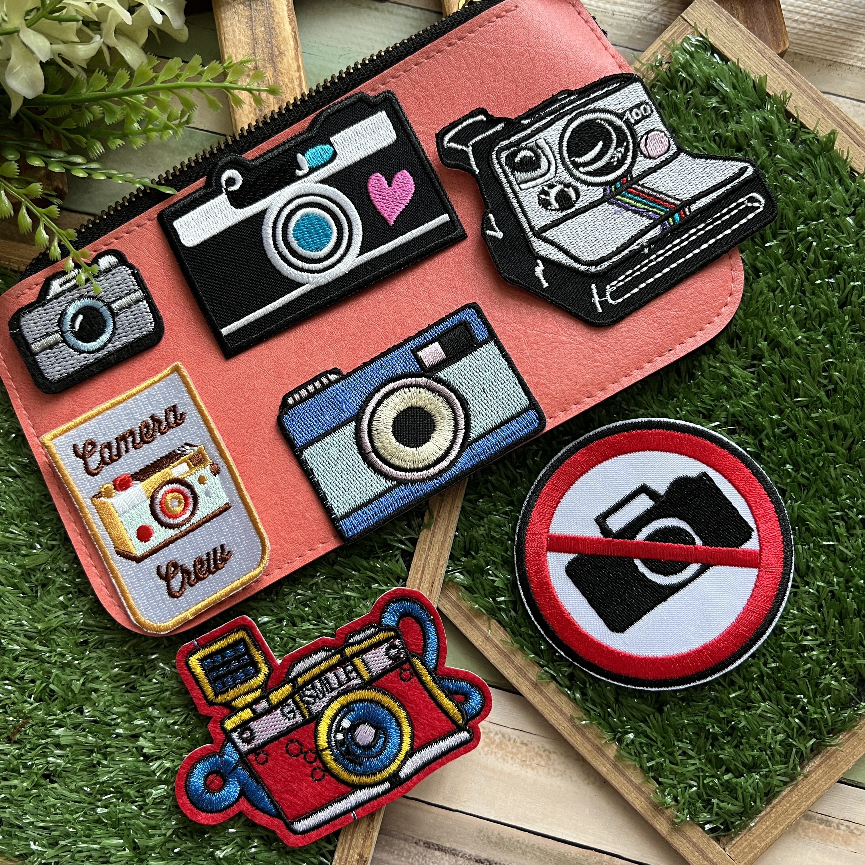 กล้องถ่ายรูป Camera ตัวรีดติดเสื้อ อาร์มปัก ตกแต่งเสื้อผ้า หมวก กระเป๋า แจ๊คเก็ตยีนส์ Cute Embroidered Iron on Patch
