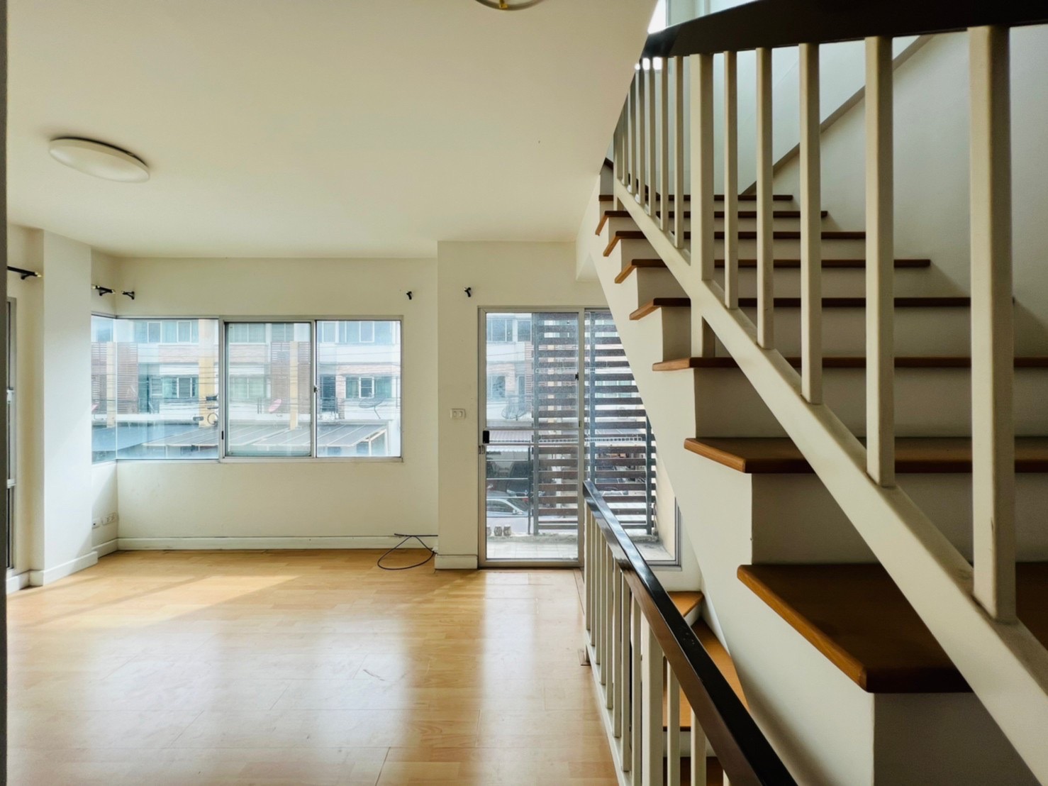 ขายทาวน์โฮม 3 ชั้น หมู่บ้าน ทาวน์ พลัส สุวรรณภูมิ