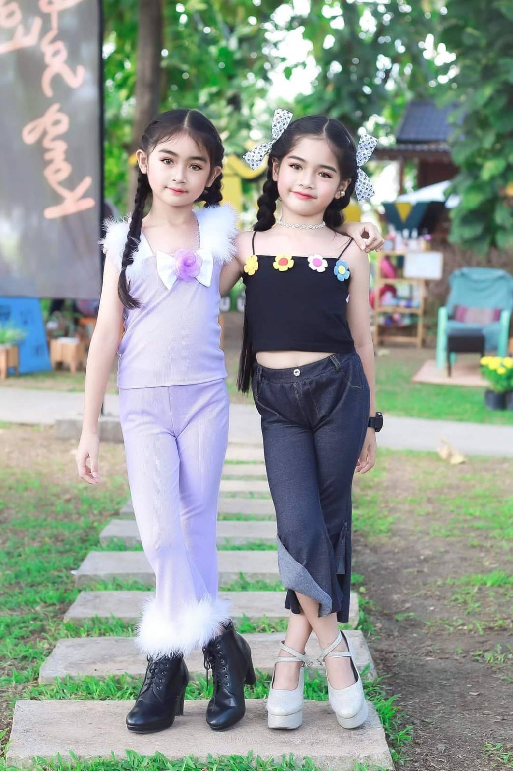 NS11/🌈พร้อมส่ง🌈ชุดเด็กผู้หญิง เสื้อสายเดี่วสีดำ ติดดอกไม้+กางเกง4-6ส่วน