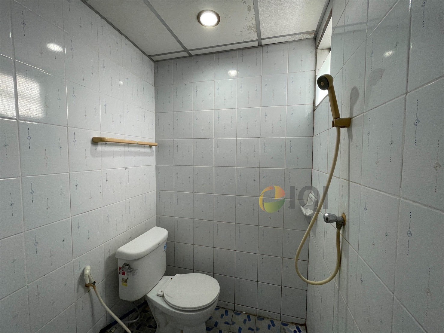 ขายอพาร์ทเม้นท์ 4 ชั้น ติดถนน 2 ด้าน ซอยแบริ่ง 52 ถนนสุขุมวิท107