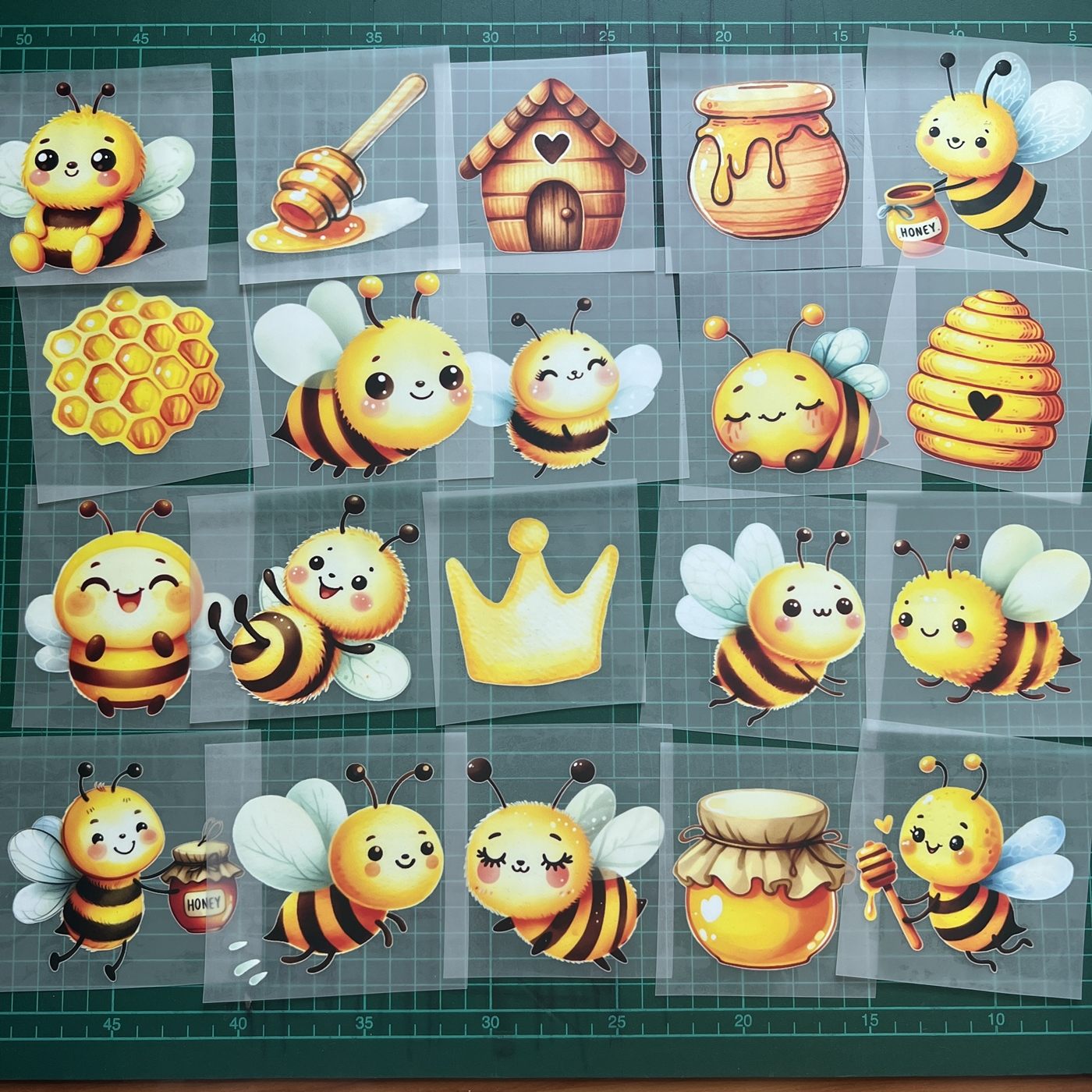 ตัวรีดติดเสื้อ ผึ้ง Honey ฟิลม์รีดร้อน พิมพ์ลาย สติกเกอร์ สกรีนลาย ฟิลม์ DFT DTF