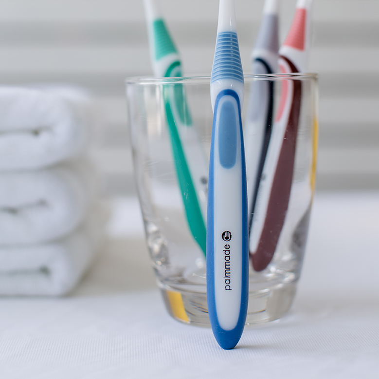 19075-แปรงสีฟัน โฟกัส วิปปิ้ง ฟิค (12 ชิ้น)