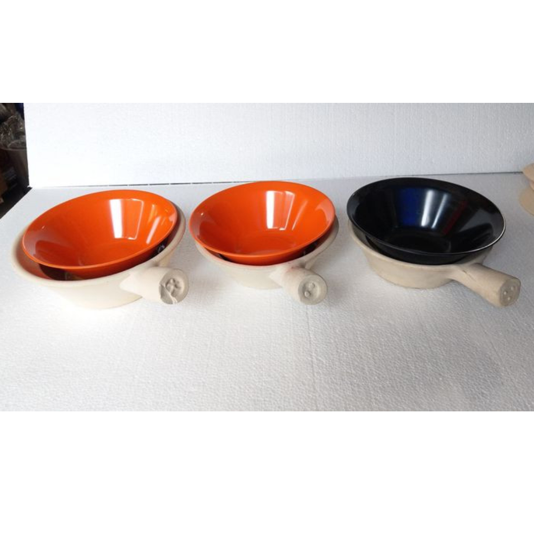 หม้อดินแบบมีด้ามจับพร้อมฝา