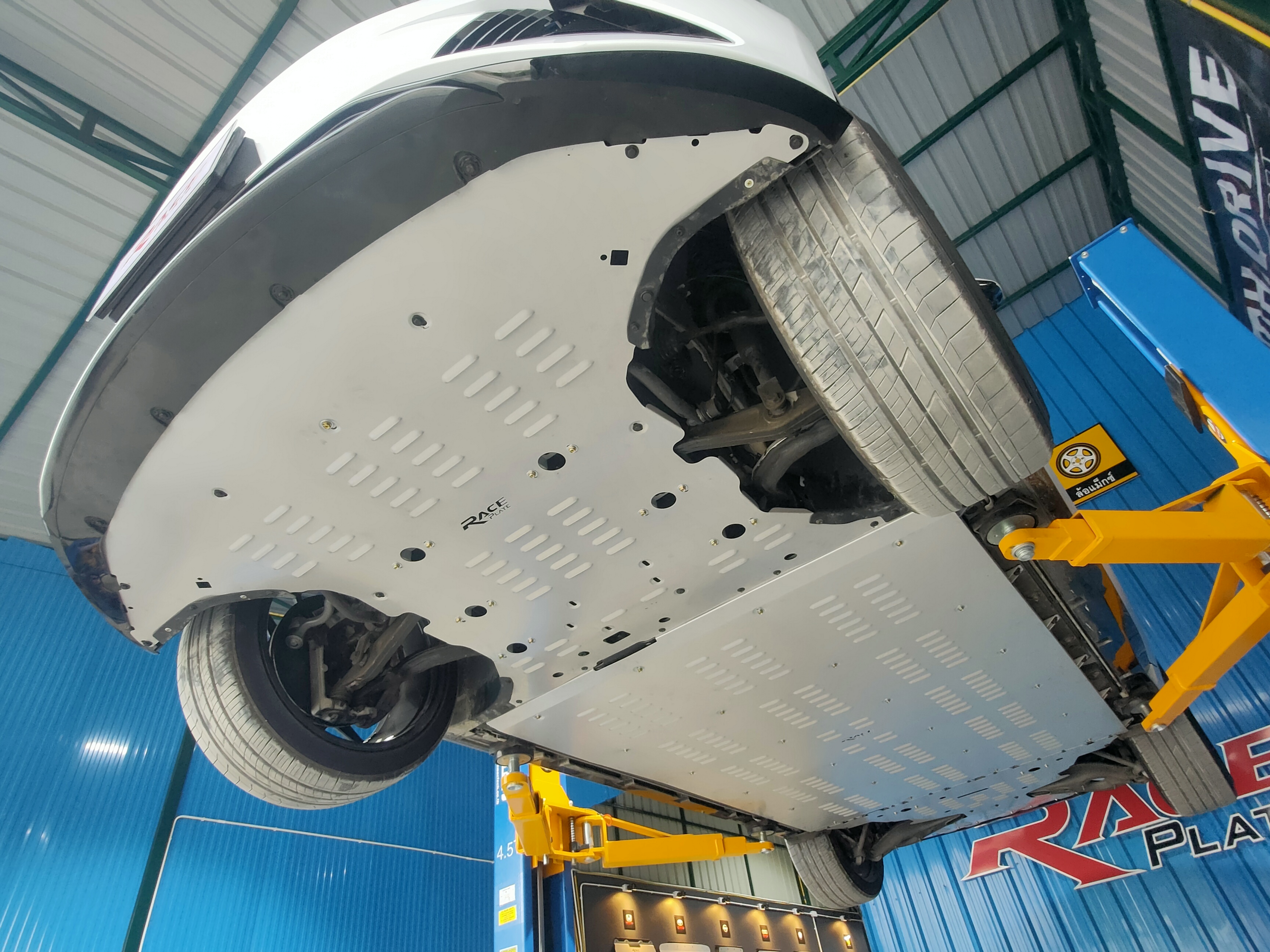 Raceplate Undertray แผ่นปิดใต้ท้องรถยนต์กันกระแทกนิรภัยสำหรับ BYD Seal แข็งแรง ปลอดภัย ขับขี่ด้วยความอุ่นใจกันเลยนะครับ 🙏😊♥️