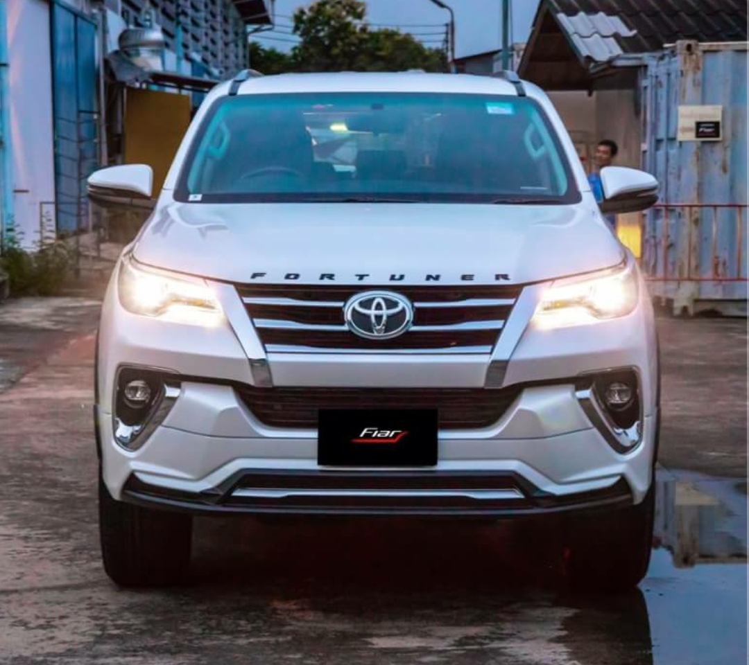 ชุดแต่ง Fortuner รุ่น FD3 สเกิร์ดหลังแบบเรียบไม่มีท่อ