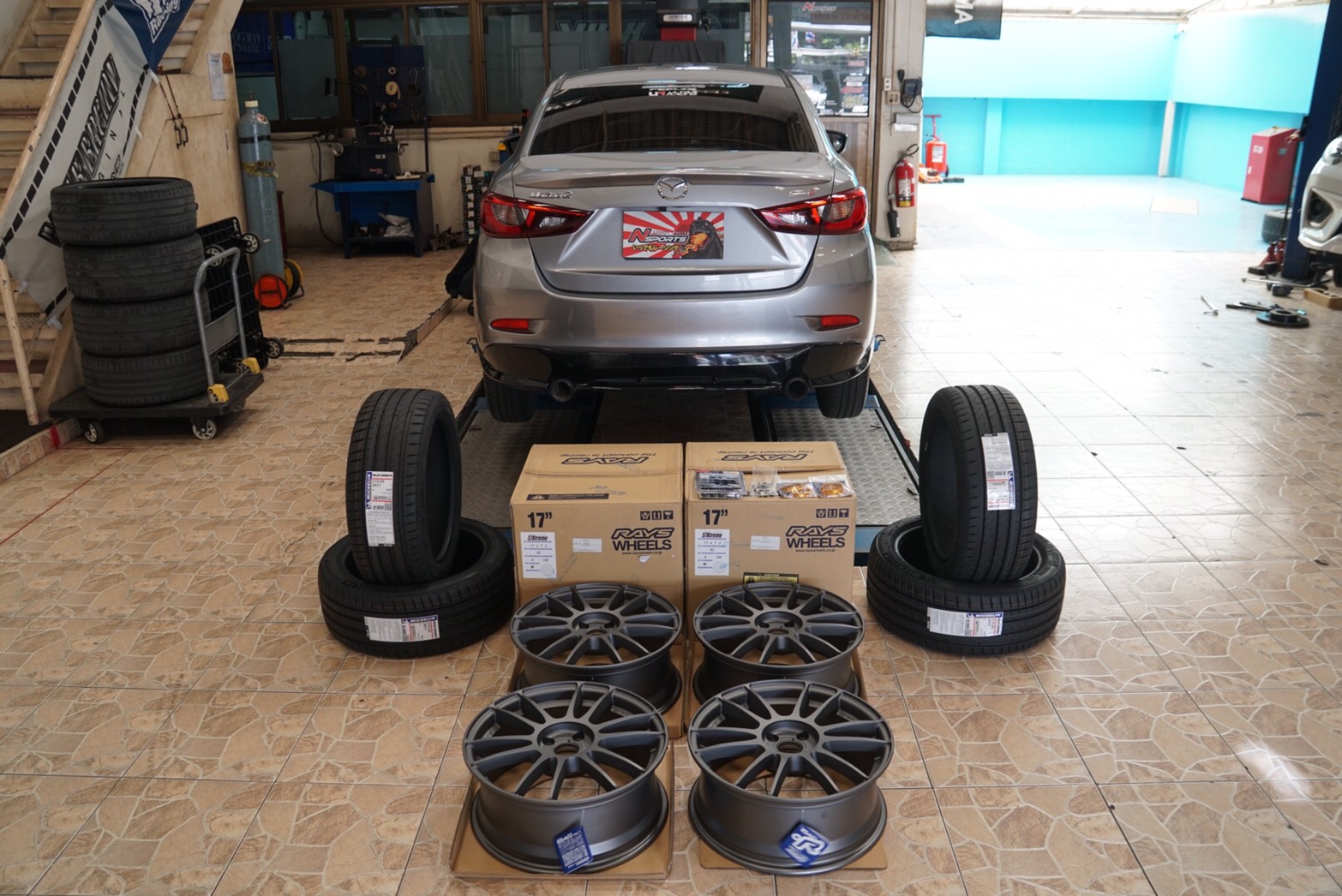Mazda 2 + 57Xtream 17x7+42 4-100