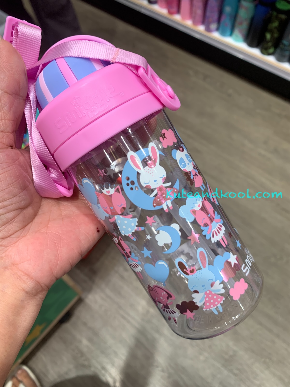 กระติกน้ำ หลอดดูด มีสาย เล็ก 400มล. Smiggle Bottle Strap-ชมพู
