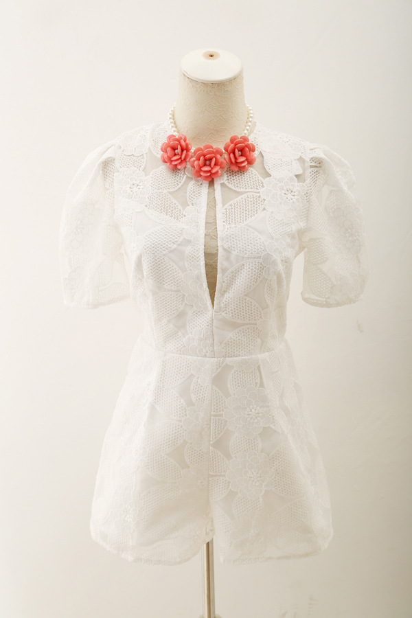 จั๊มสูทขาสั้นสีขาว ส่งฟรี ems