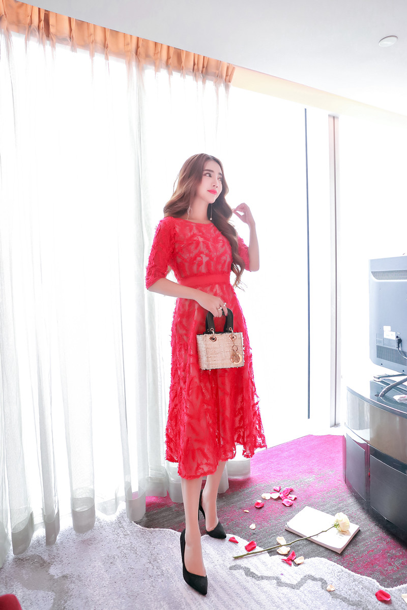 ชุดเดรสออกงานสีแดง ส่งฟรี ems