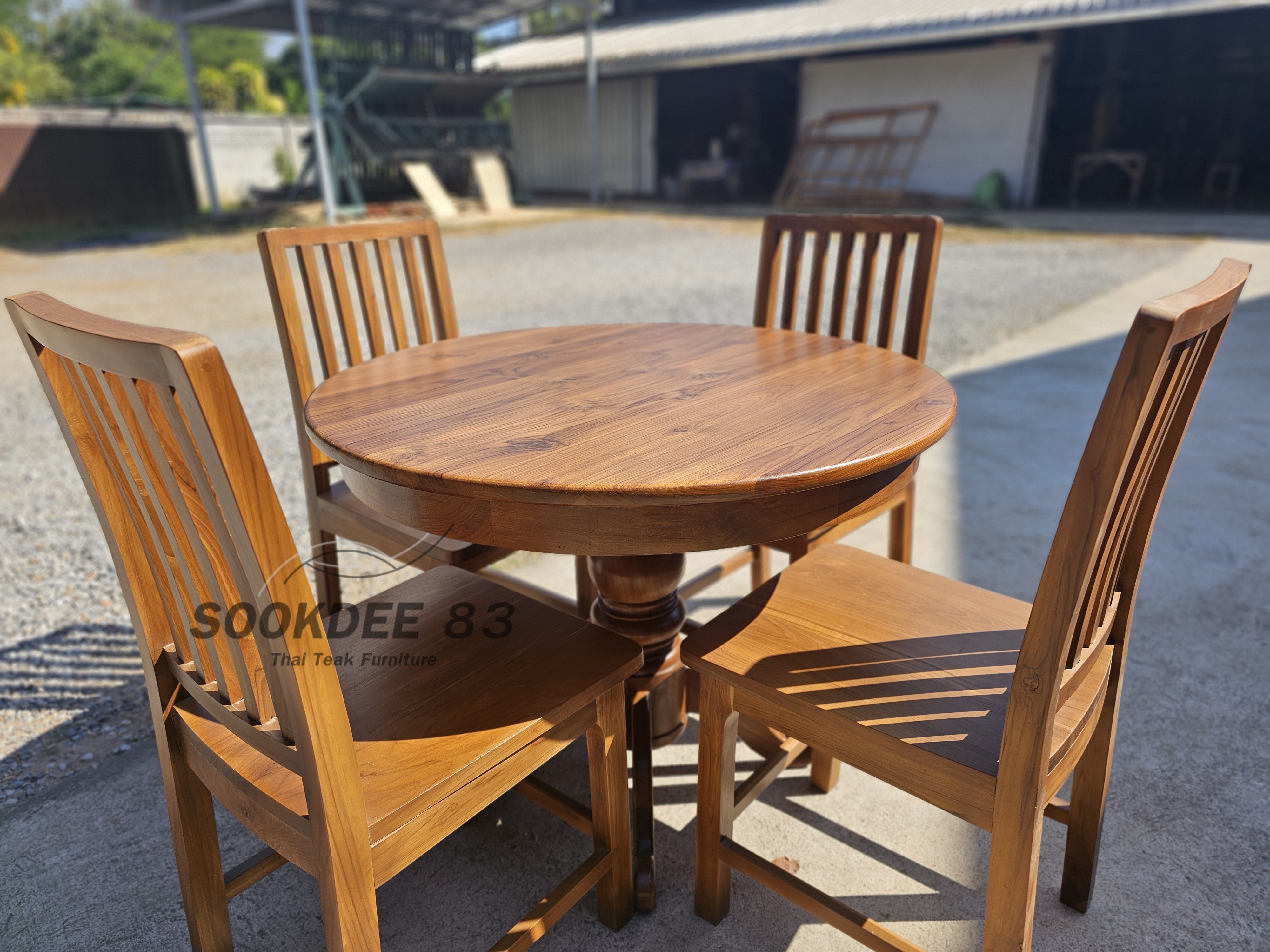 ชุดโต๊ะกินข้าวกลม 1 ม. เก้าอี้สวีเดน 4 ตัว