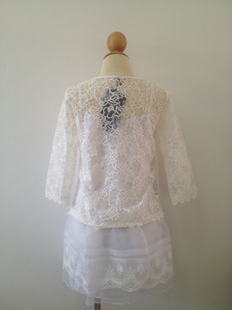 ชุดเดรสผ้าไหมแก้วลายดอกไม้ แขนสามส่วน มี 2 สีค่ะ ส่งฟรี ems