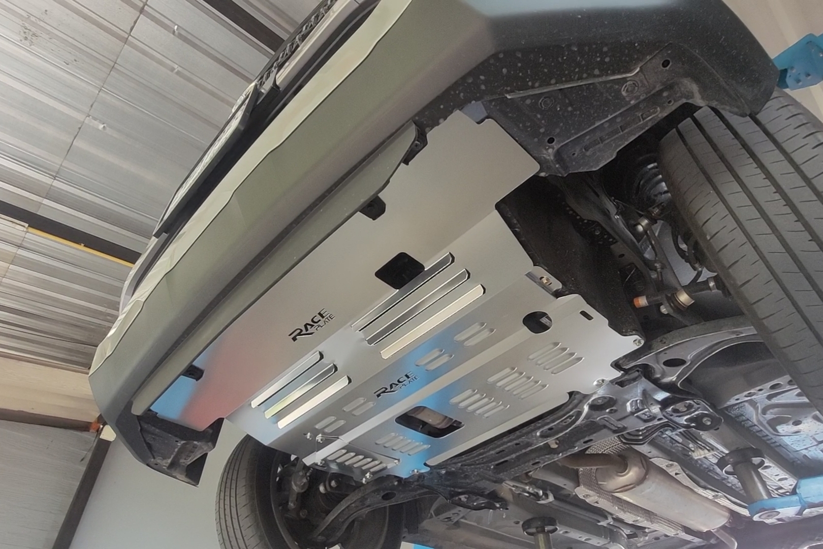 แผ่นปิดใต้ห้องเครื่องอลูมิเนียม Veloz 2022 Raceplate_Undertray