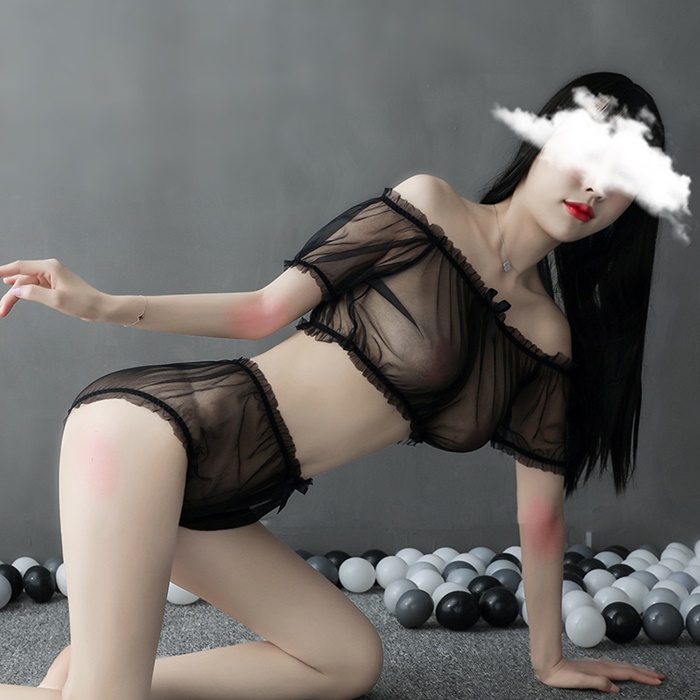 N821 ชุดนอนเซ็กซี่ ชุดนอนผ้าซีทรูมาในแบบ 2 ชิ้นบน-ล่าง ชิ้นบนเป็นเสื้อเกาะอกปาดไหล่แขนสั้น ชิ้นล่างเป็นกางเกงผ้าซีทรูไม่มีซับตามรูปถ่ายสินค้าจริงเลยค่ะ