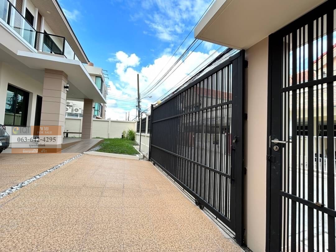 ขายบ้าน ปลูกสร้างเอง modern style ซอยลาดพร้าว 101 ใกล้รถไฟฟ้าสายสีเหลือง