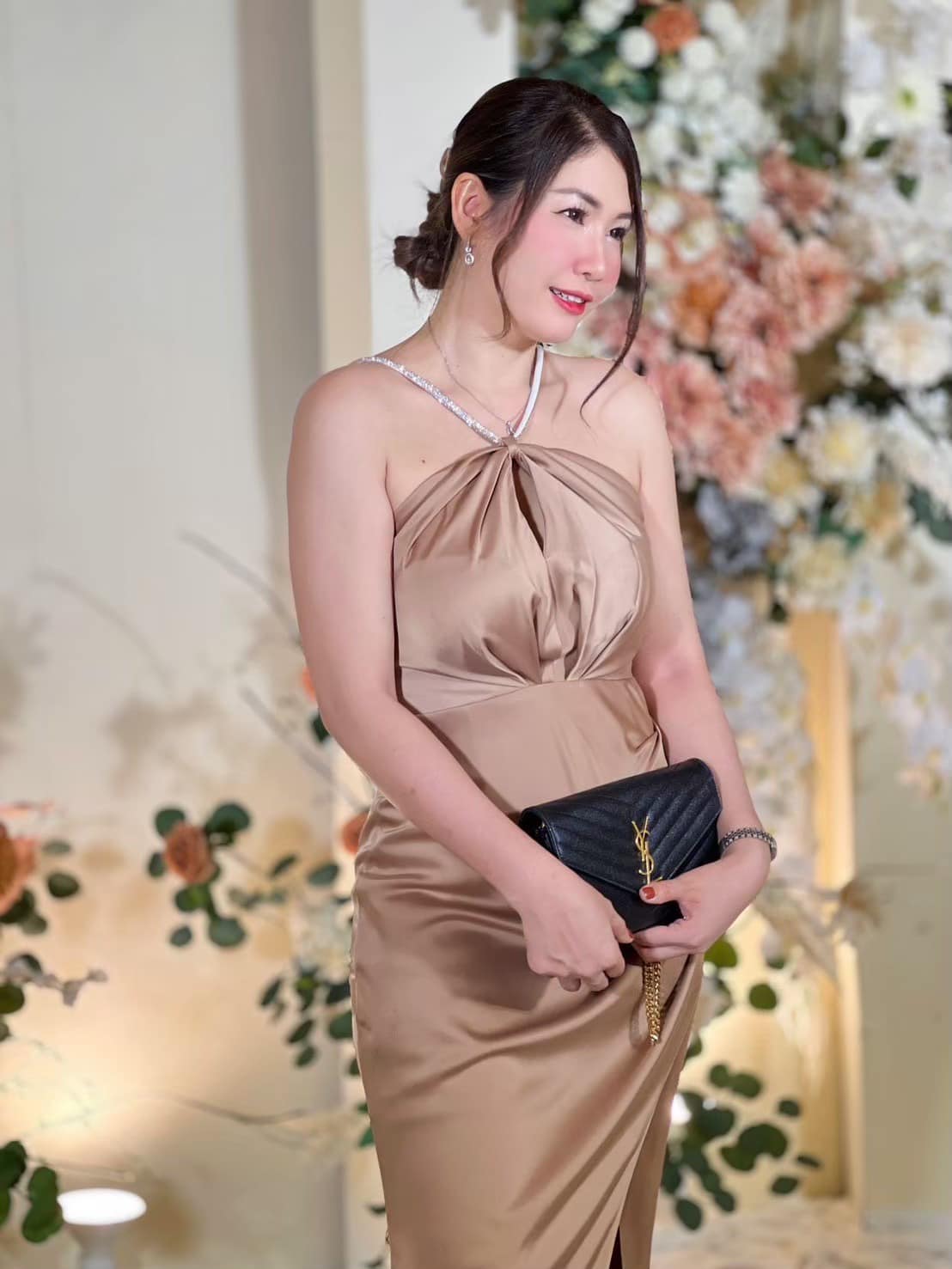 ชุดเพื่อนเจ้าสาวสีนู้ด ชุดไปงานแต่งสวยหรูคุมโทน!