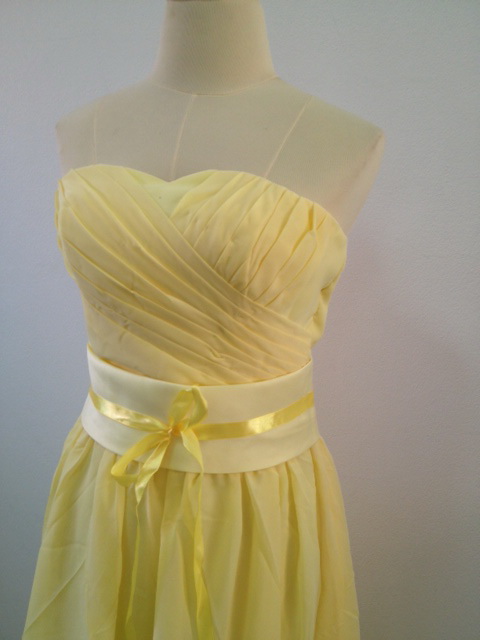 ชุดเดรสเกาะอก ผ้าชีฟองเนื้อดีสีเหลือง ส่งฟรี ems