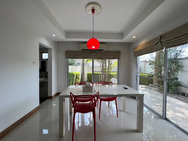 ขายด่วน บ้านเดี่ยว 2 ชั้น หมู่บ้านกลางสวน (โรงโป๊ะ) ตำบลตะเคียนเตี้ย บางละมุง ชลบุรี