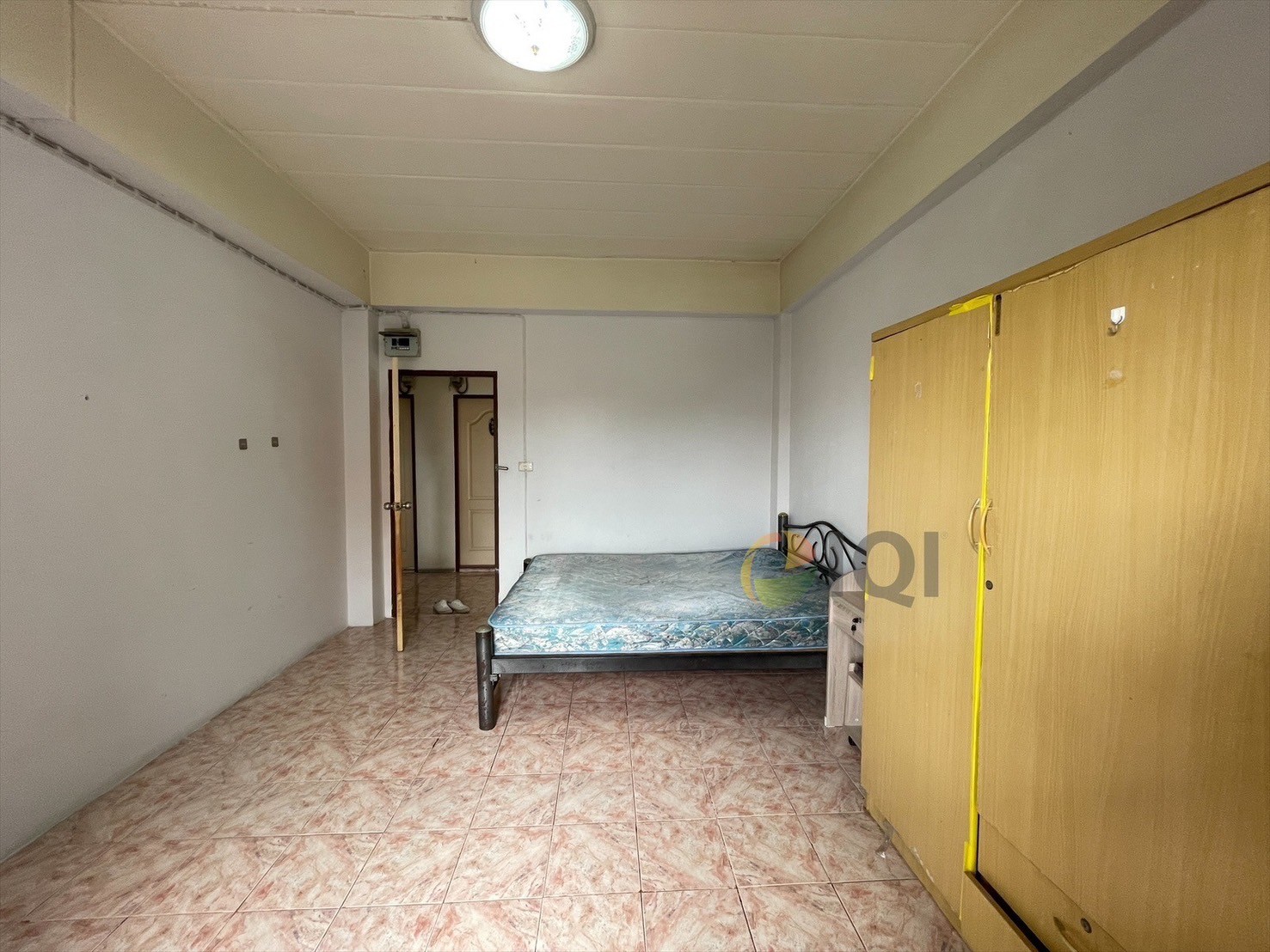 ขายอพาร์ทเม้นท์ 4 ชั้น ติดถนน 2 ด้าน ซอยแบริ่ง 52 ถนนสุขุมวิท107