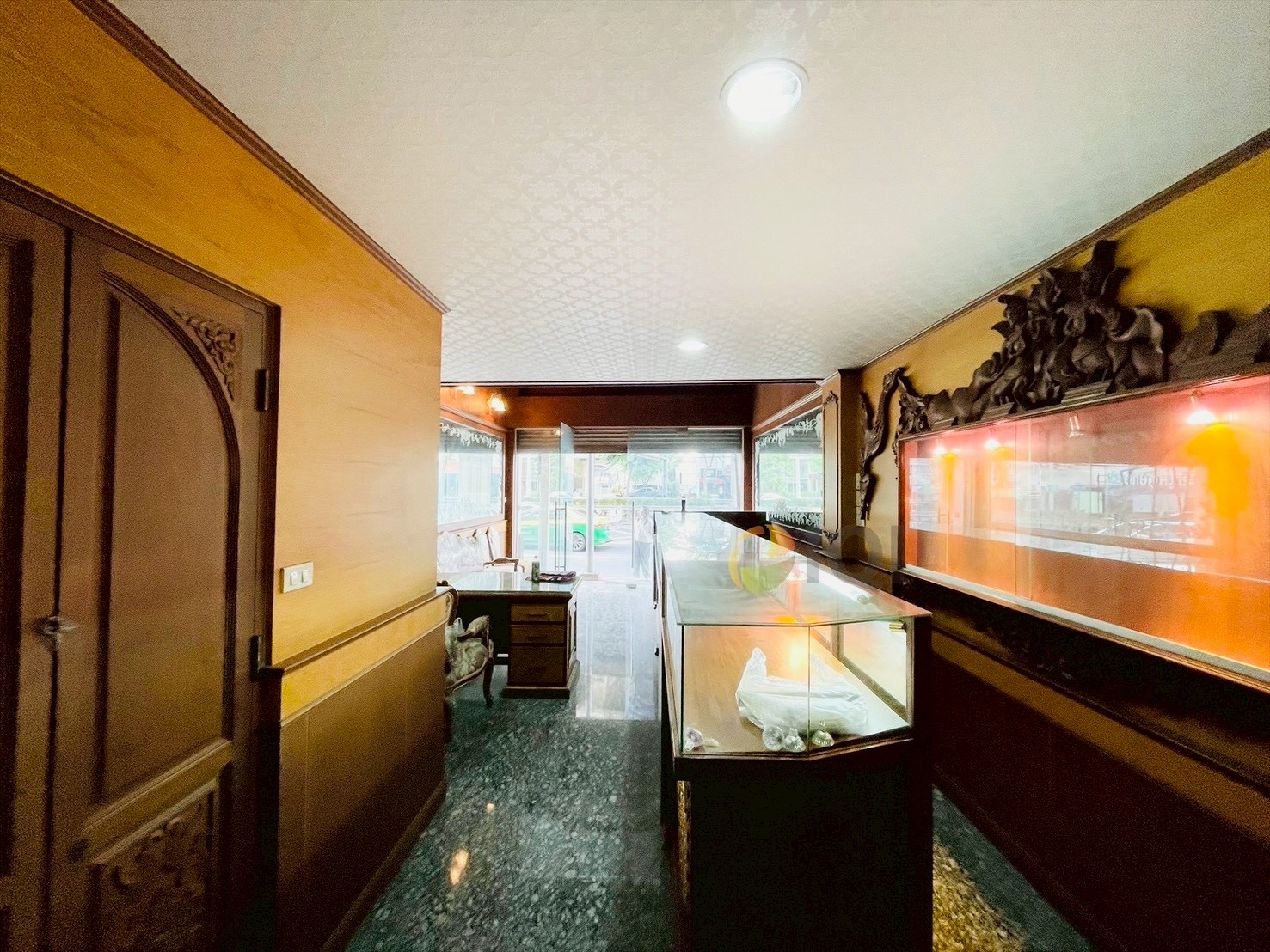 ขายอาคารพาณิชย์ 5 ชั้นครึ่ง ติดถนนอรุณอมรินทร์ ทำเลดีสามารถทำธุรกิจได้หลายอย่าง