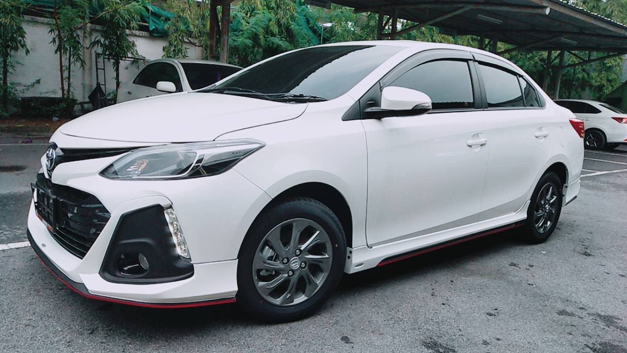 ชุดแต่ง Vios 2017 รุ่น Santo ชุด 5 ชิ้น(สปอยเลอร์)