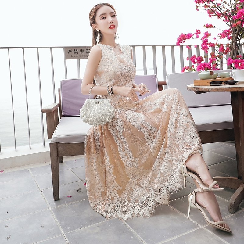 ชุดเดรสยาว ผ้าลูกไม้สีครีม สุดสวย ส่งฟรี