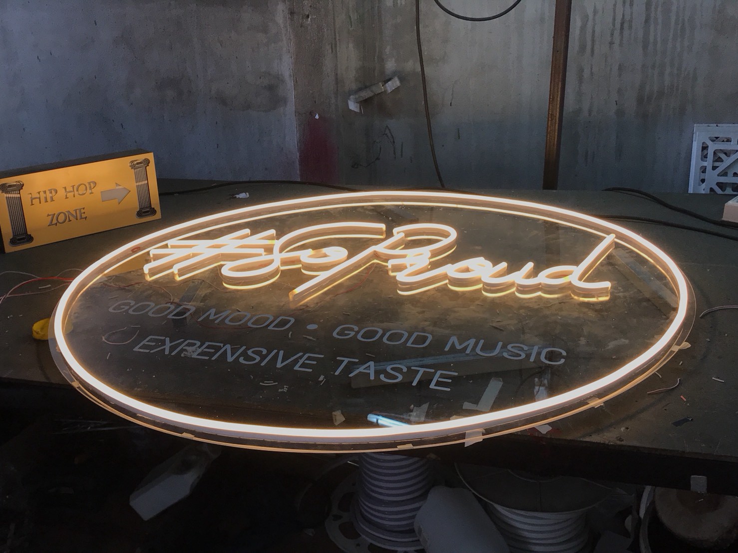 ป้ายไฟนีออน