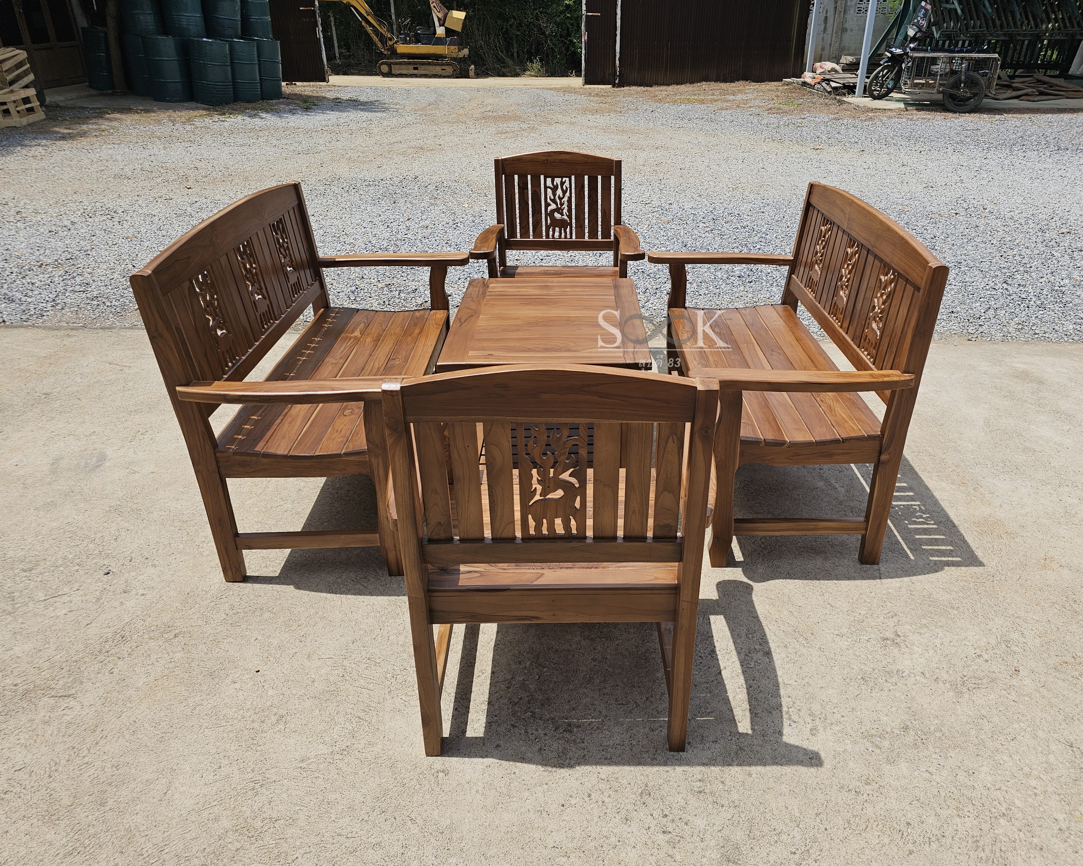 ชุดรับแขกฉลุลายกวาง