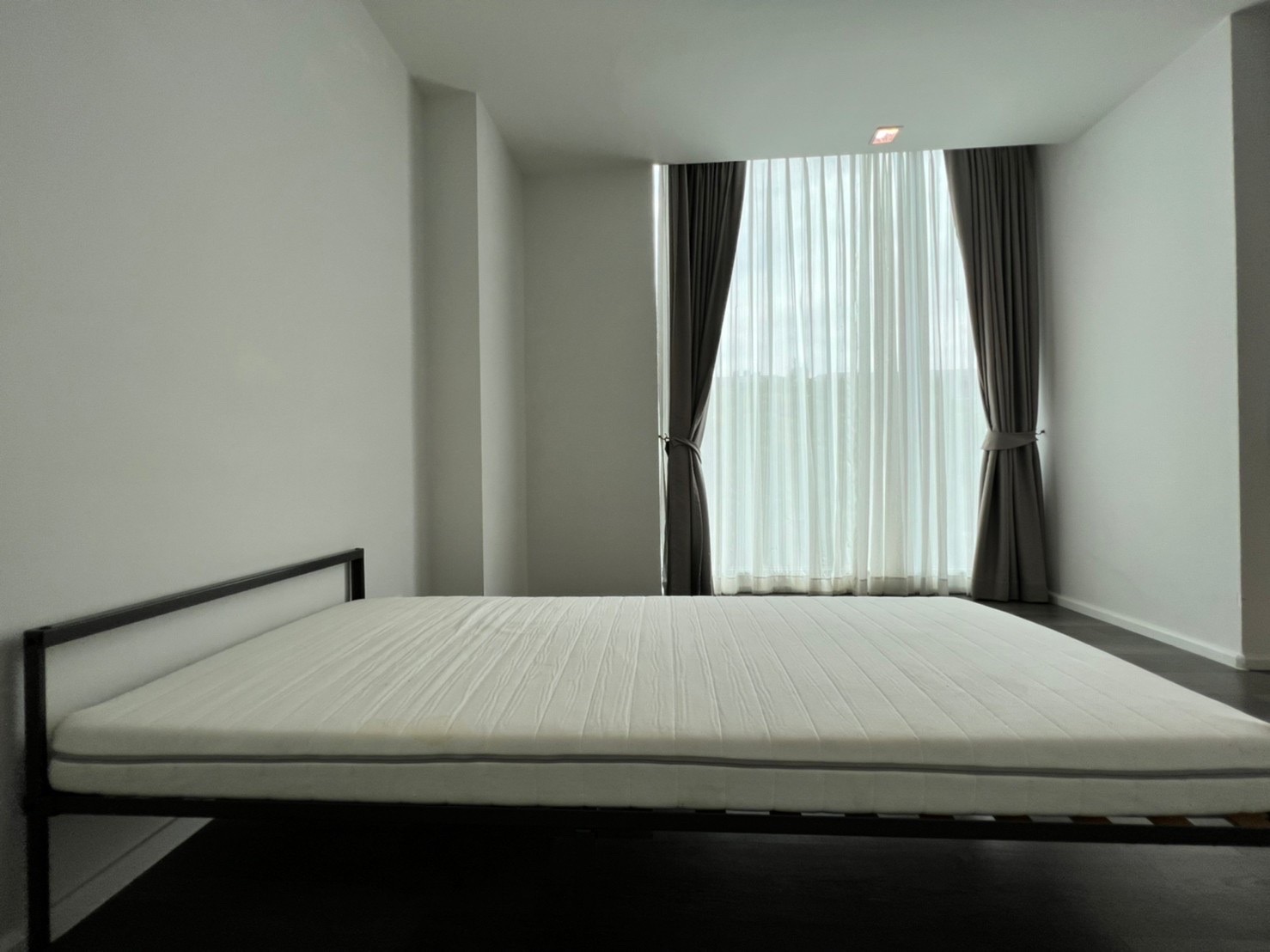 ขายโฮมออฟฟิศ สูง 3 ชั้นครึ่ง 2 คูหา หลังมุม ในโครงการ Cascade Bangna บนทำเล ถนน บางนา-ตราด กม.5 ขาเข้าถนนสุขุมวิท