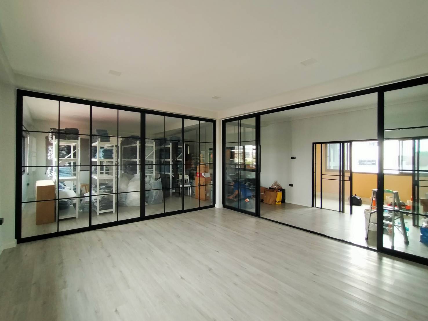 กั้นห้องกระจก