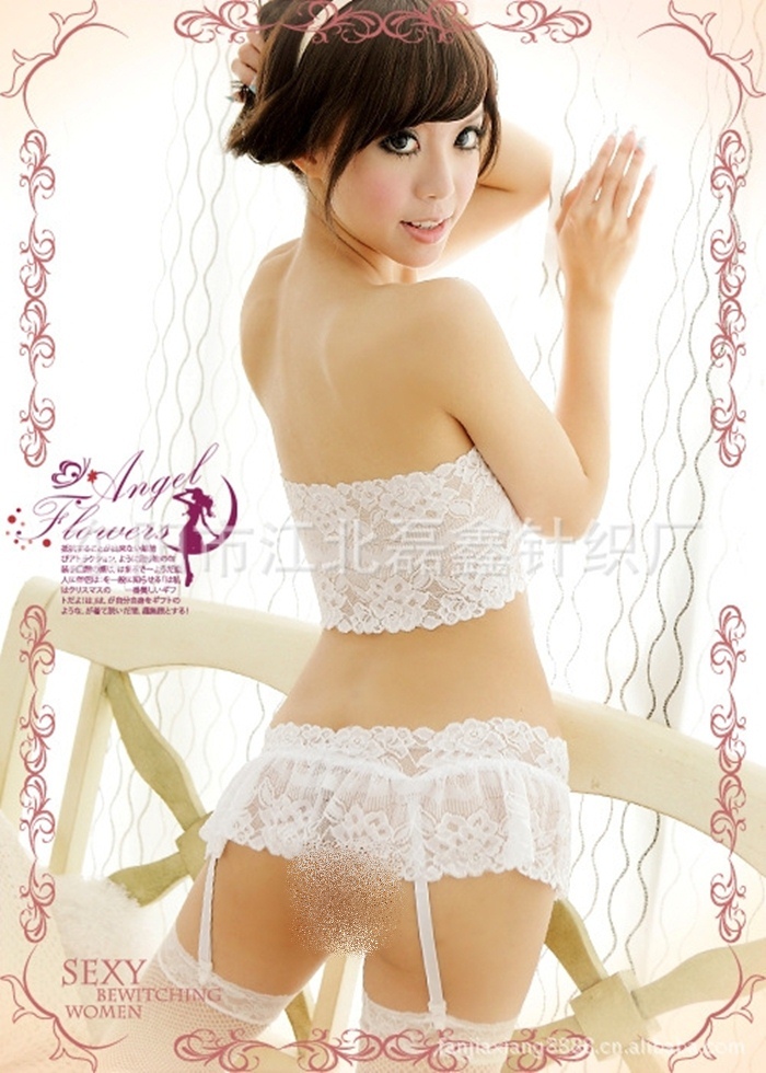 N339 ชุดนอนเซ็กซี่ ชุดนอนผ้าลูกไม้นิ่มๆแยกเป็นคาดอกแบบร้อยเชือกกับกระโปรงแบบมีจีสตริงในตัว สามารถถอด-ใส่สายรัดถุงน่องที่มีมาให้ได้ด้วยค่ะ ***ไม่มีถุงน่อง