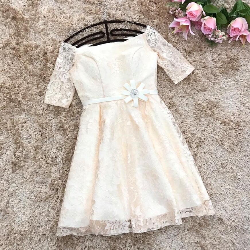 ชุดราตรีสั้น ชุดผ้าลูกไม้เนื้อดีสีครีม เปิดไหล่ แขนยาว สามส่วน ส่งฟรี ems