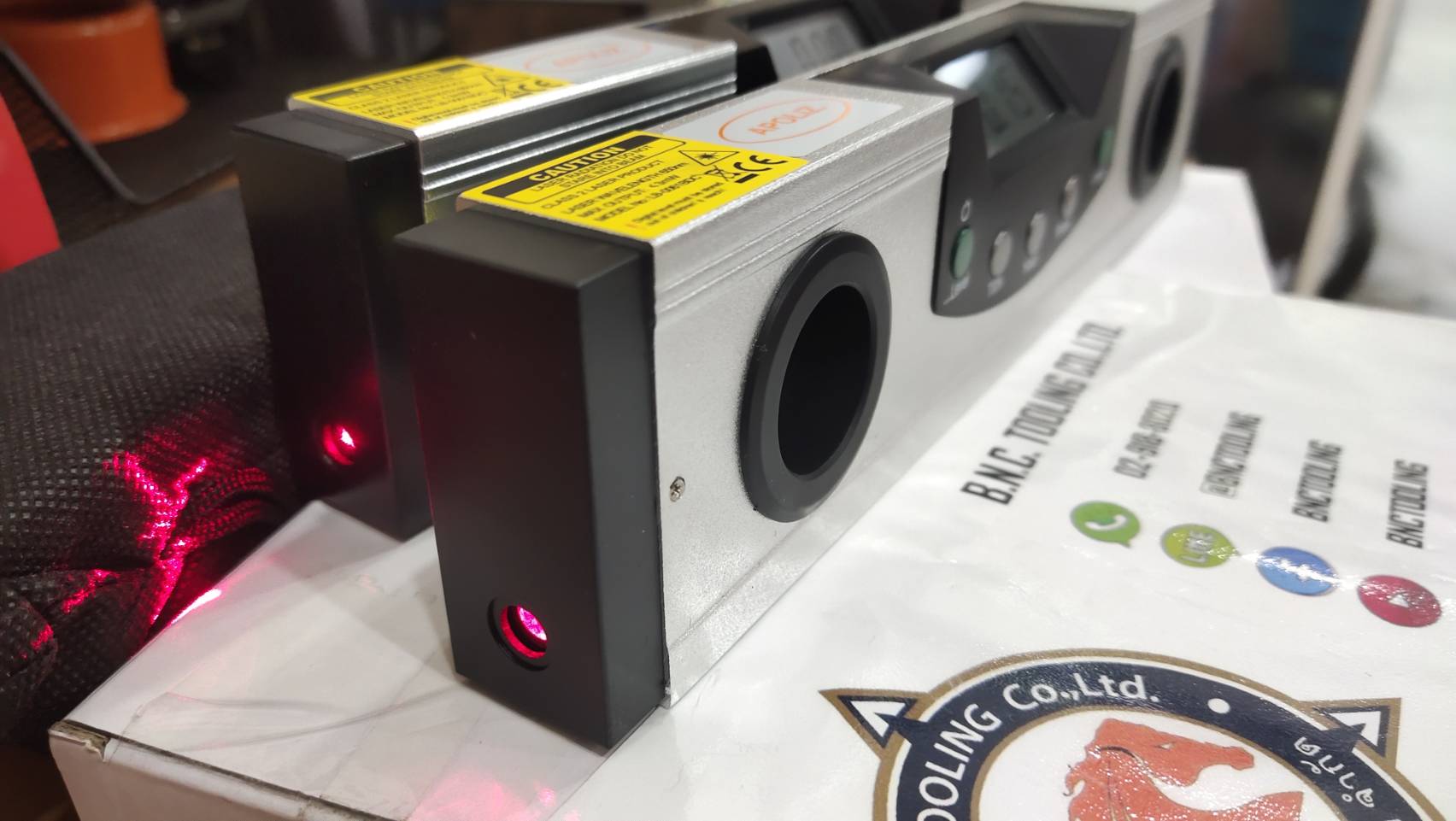 Digital Level WEN200 with magnetig and leser, Digital Level 200mm Range:0-360 degree Reading 0.05Degree