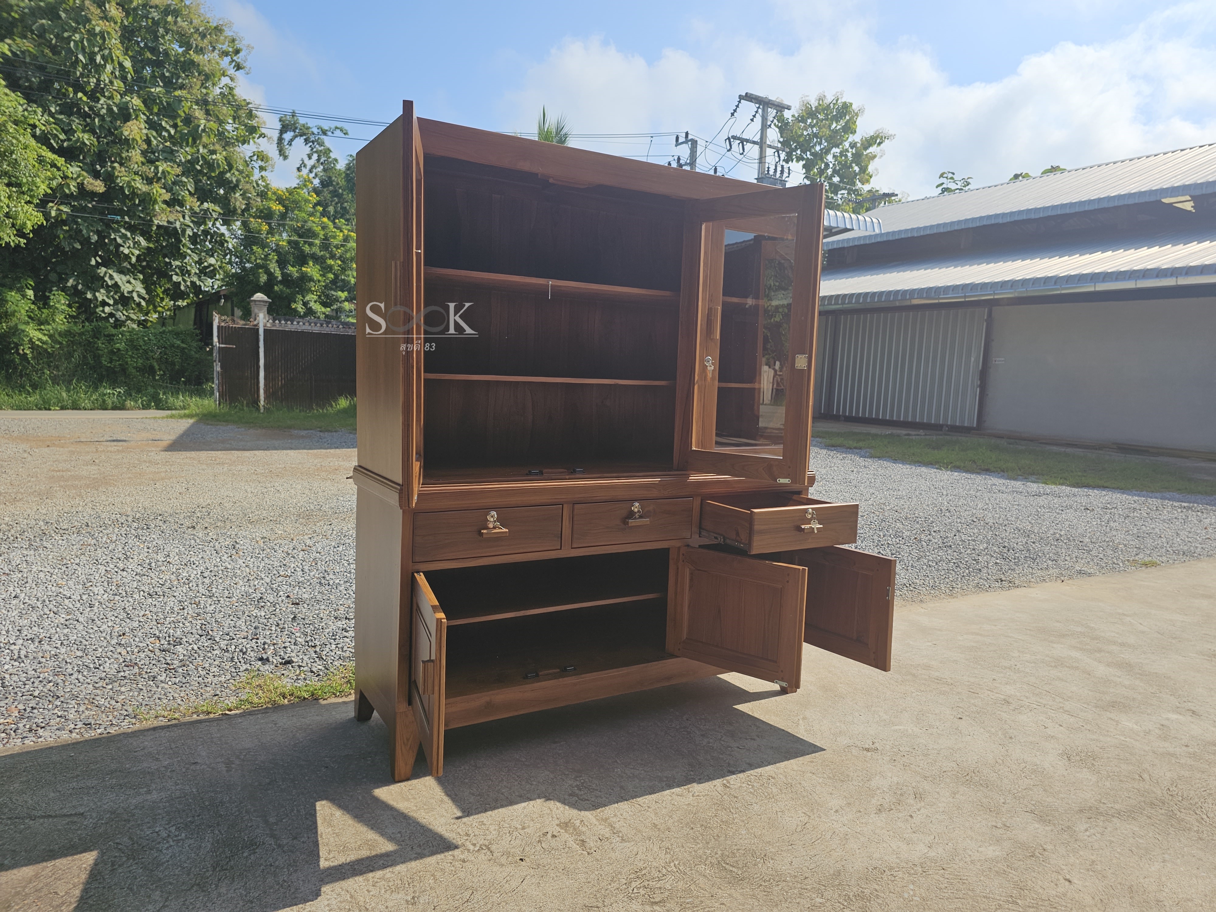 ตู้โชว์แยกท่อน 1.5 ม. มีขา