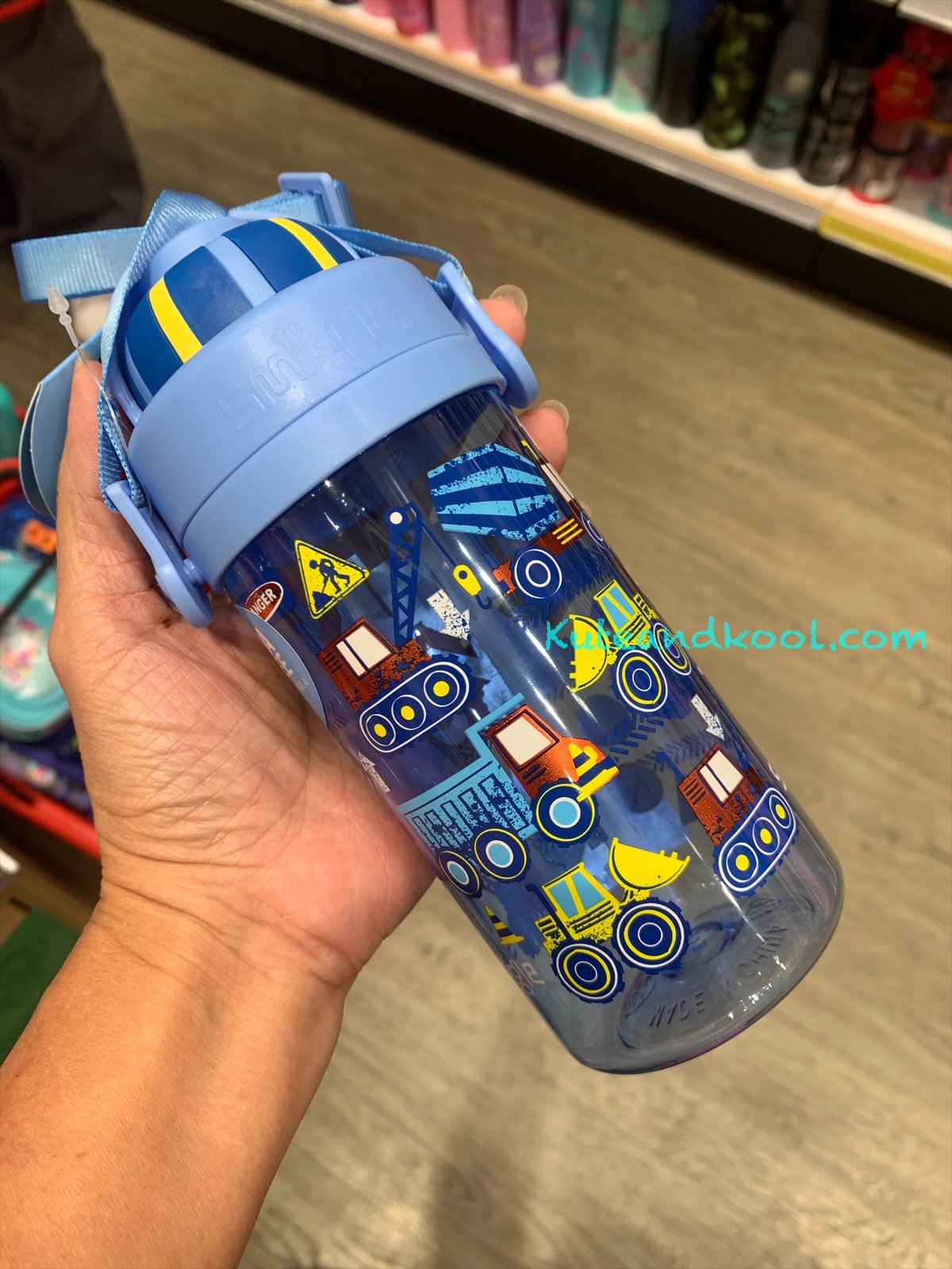 กระติกน้ำ หลอดดูด มีสาย เล็ก 400มล. Smiggle Bottle Strap-Topsy-blue