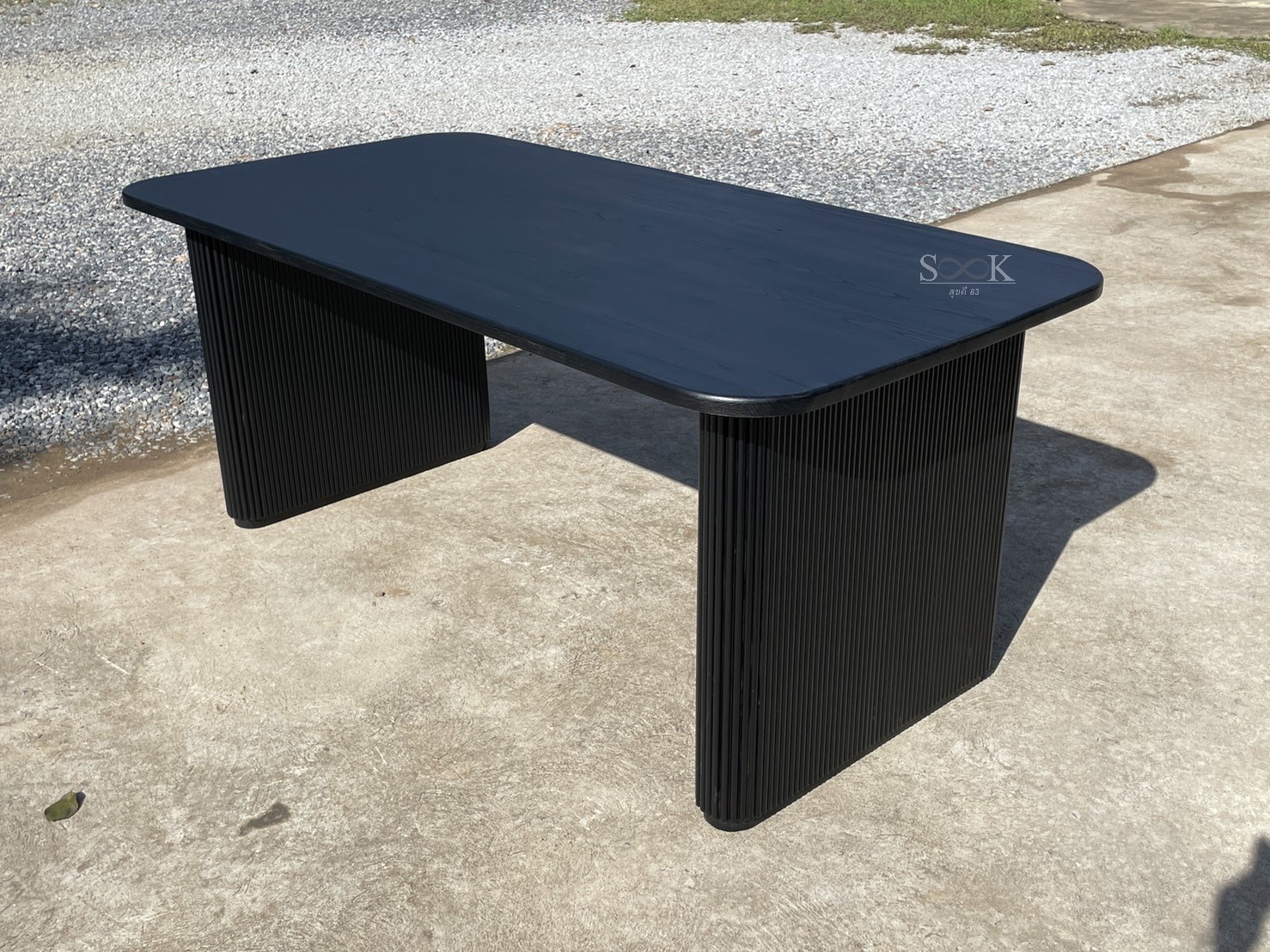 โต๊ะขากล่องประดับซี่กลม (สีสัก)