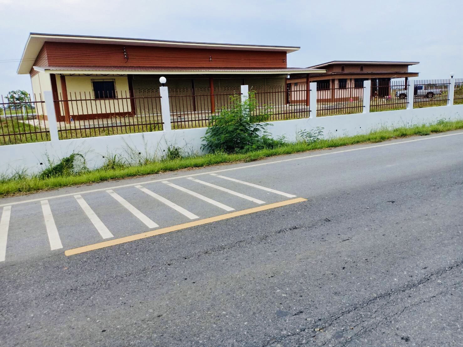 ขายที่ดิน พร้อมสิ่งปลูกสร้าง บ้านสวนศรีรัตนธรรม ทางหลวงชนบท 2001 จ.อ่างทอง