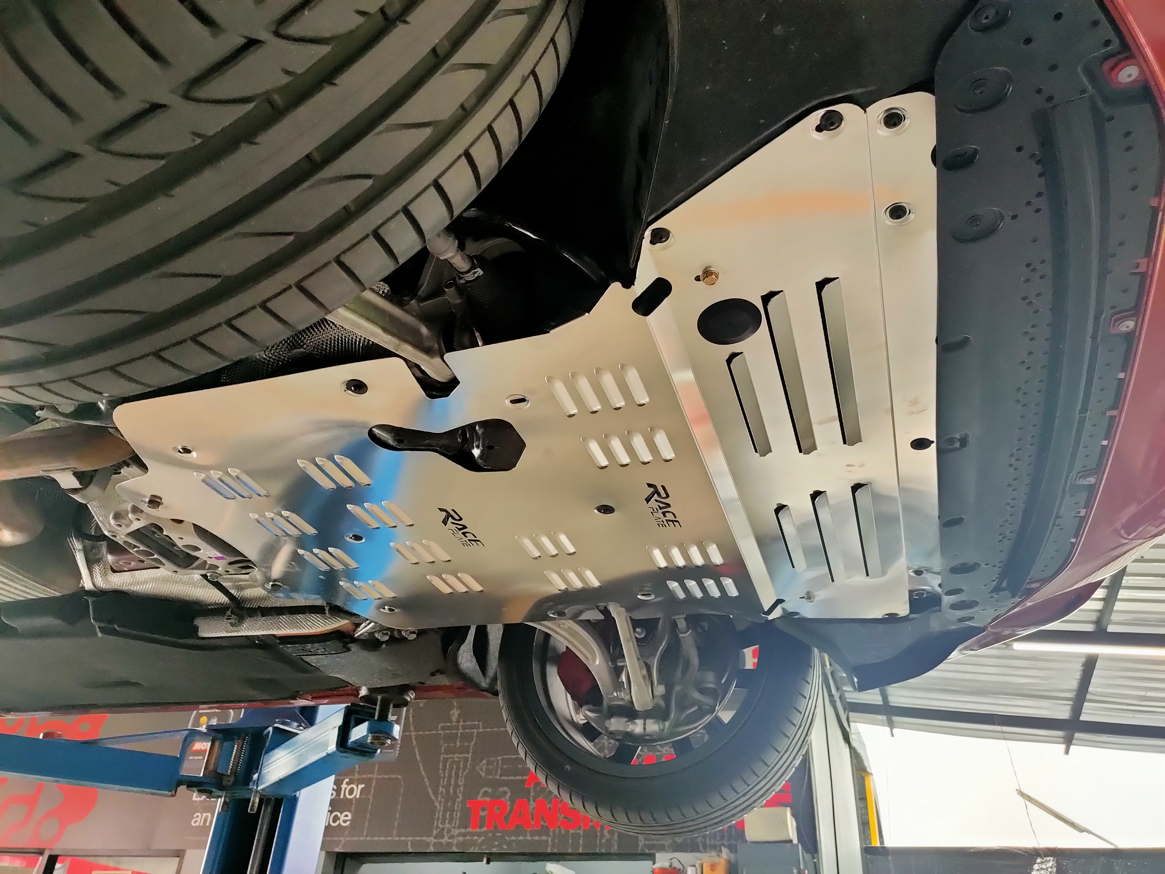 แผ่นปิดใต้ห้องเครื่องอลูมิเนียม Audi A5 2018 Raceplate_Undertray