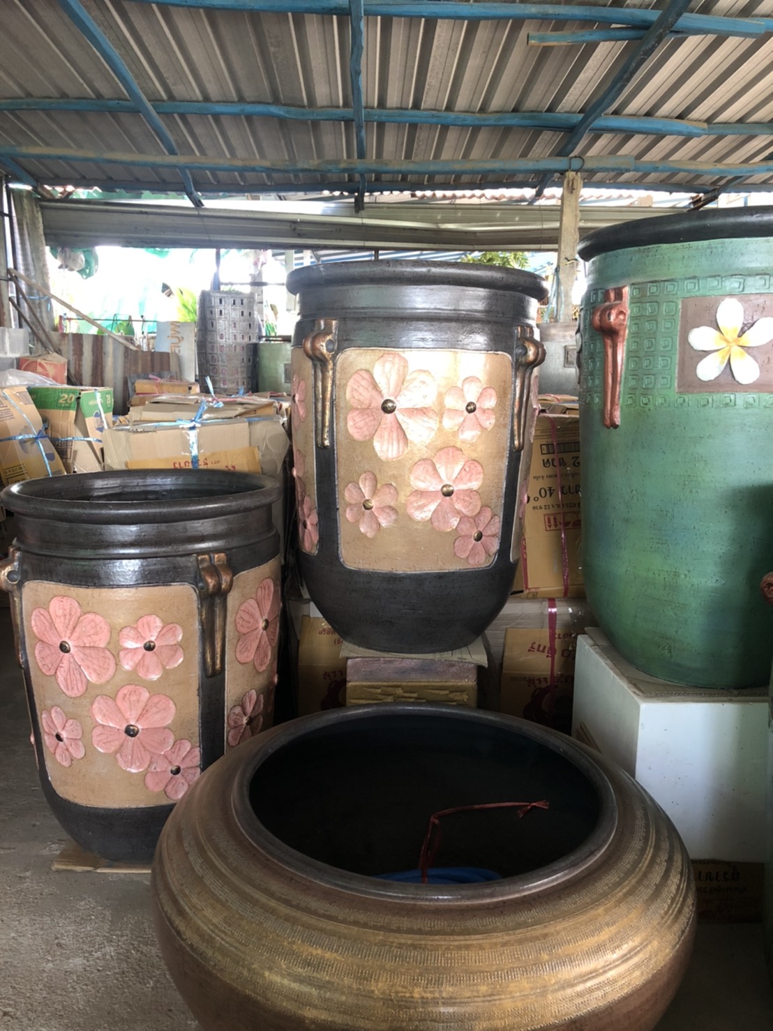 กระถางดินลายดอกไม้ทรงสูง