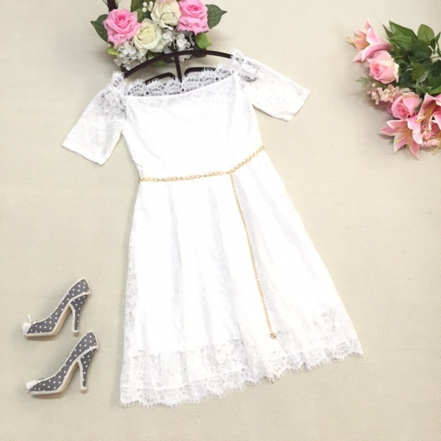 ชุดเดรสผ้าลูกไม้สีขาว ส่งฟรี ems