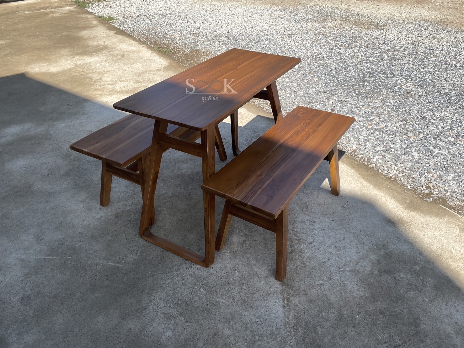 ชุดโต๊ะกินข้าวมินิมอลขาเฉียง