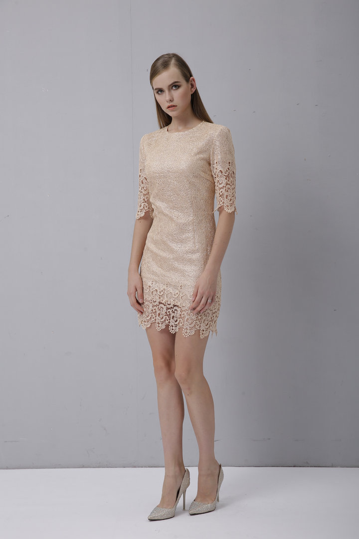 ชุดเดรสผ้าลูกไม้สีครีม ส่งฟรี ems