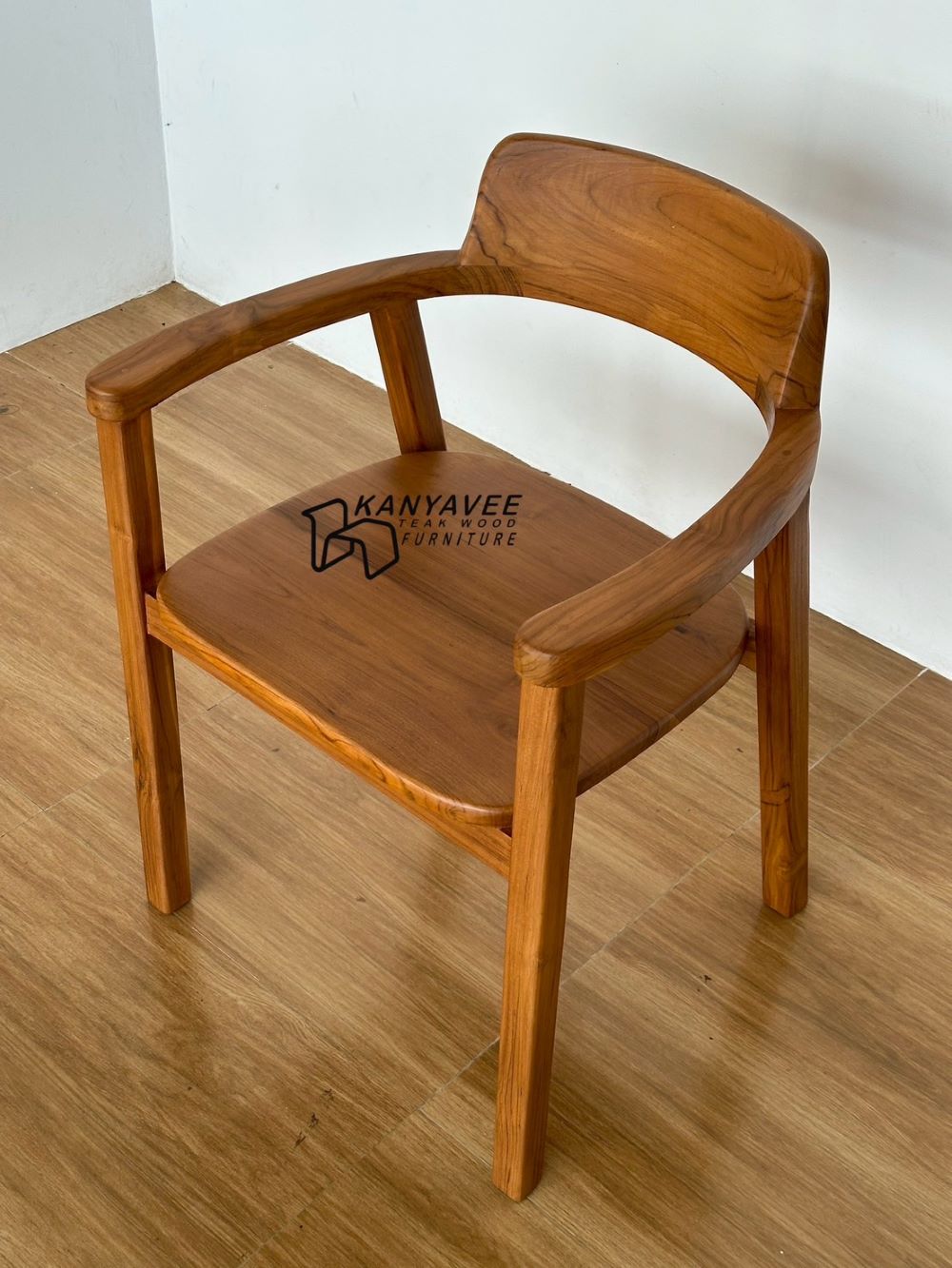 เก้าอี้อาร์มแชร์ไม้สัก สีสักทอง