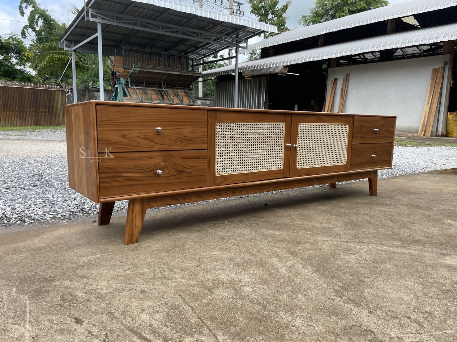 ไซด์บอร์ดบานหวาย