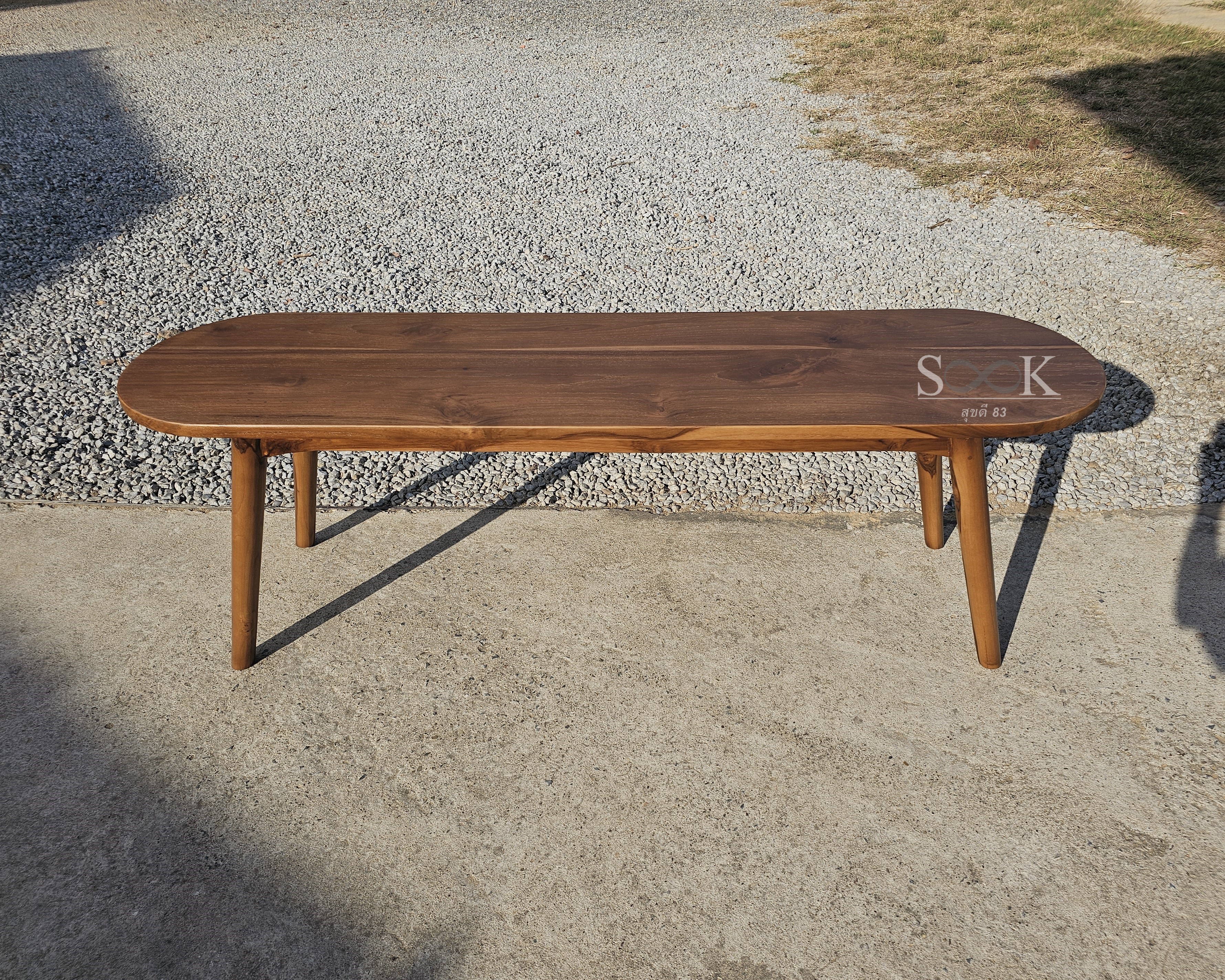 ม้านั่งยาววงรีมินิมอล ขากลมสอบ