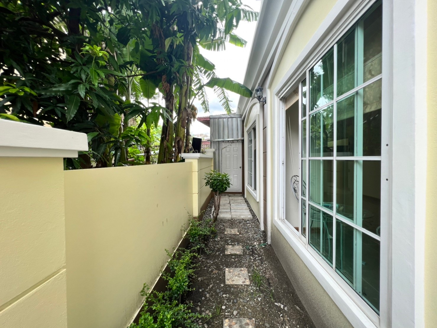 ให้เช่า โฮมออฟฟิศ สูง 4 ชั้น เพียง 31,000 บาท โครงการ Plus Park Avenue Lasalle-Srinagarindra