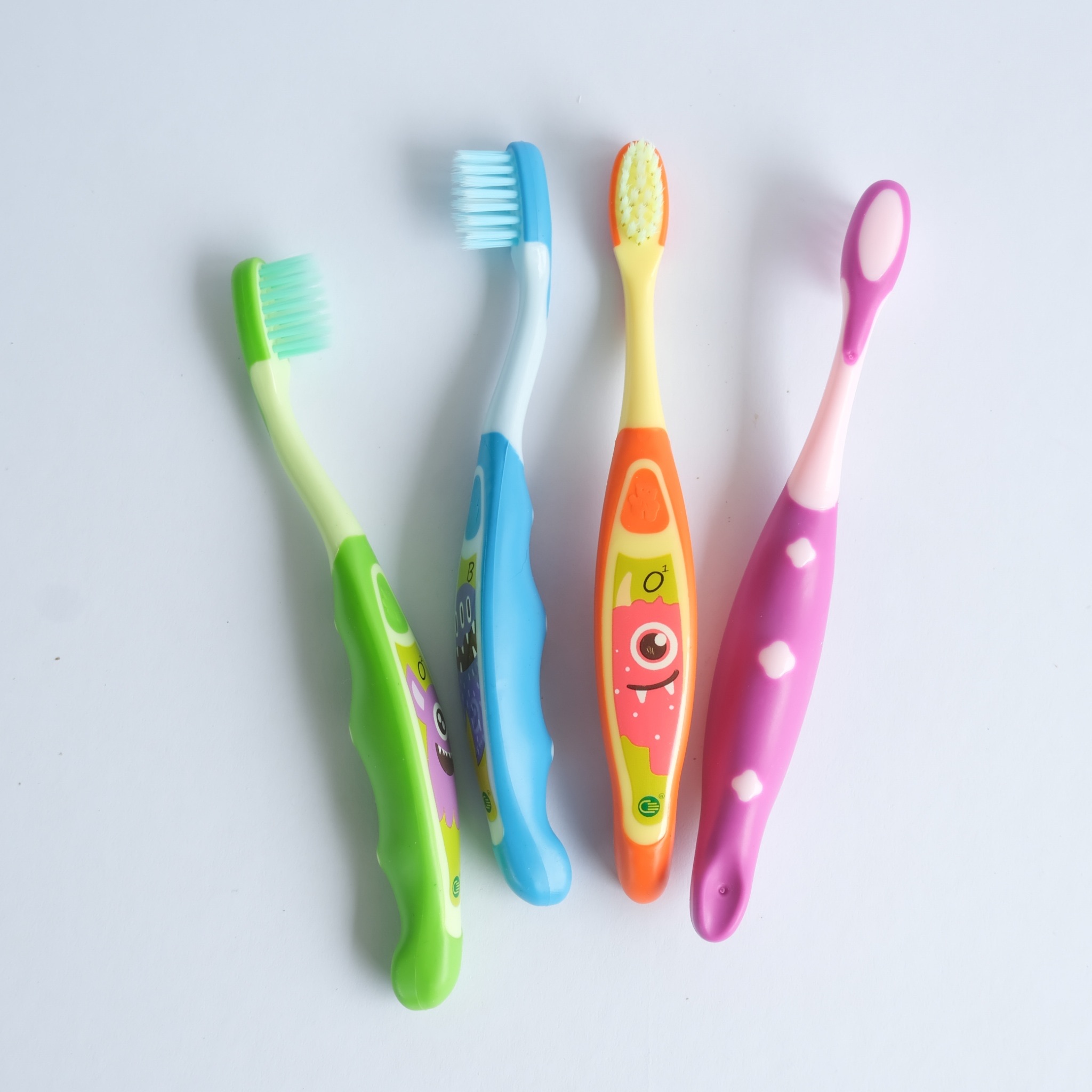 PM-19084 แปรงสีฟัน ปาล์มเมด มอนสเตอร์ บูม 3-6 ปี (12 ชิ้น)
