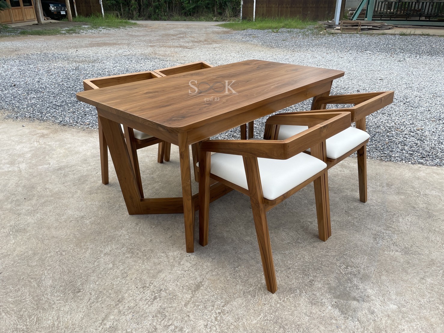 ชุดโต๊ะกินข้าวขาซิกแซก