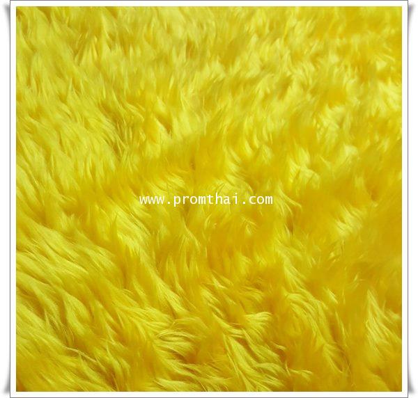 พรมขนแกะเทียม ปูสินค้า สีเหลืองทอง ขนยาว25mm.450 บาท/เมตร