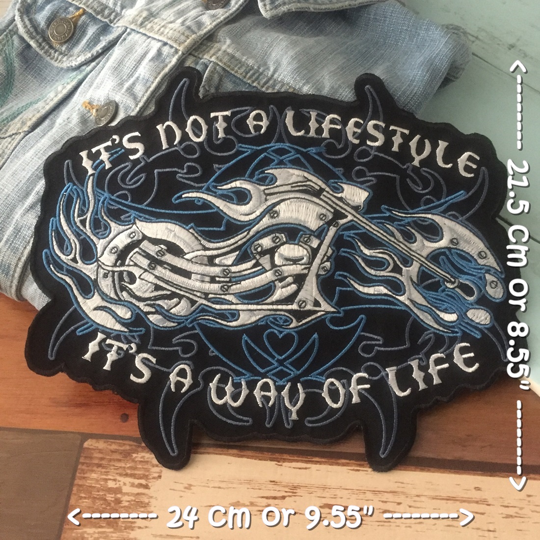 Live Free Ride Free ตัวรีดติดเสื้อ อาร์มรีด อาร์มปัก ตกแต่งเสื้อผ้า หมวก กระเป๋า แจ๊คเก็ตยีนส์ Embroidered Iron on Patch ขนาดใหญ่