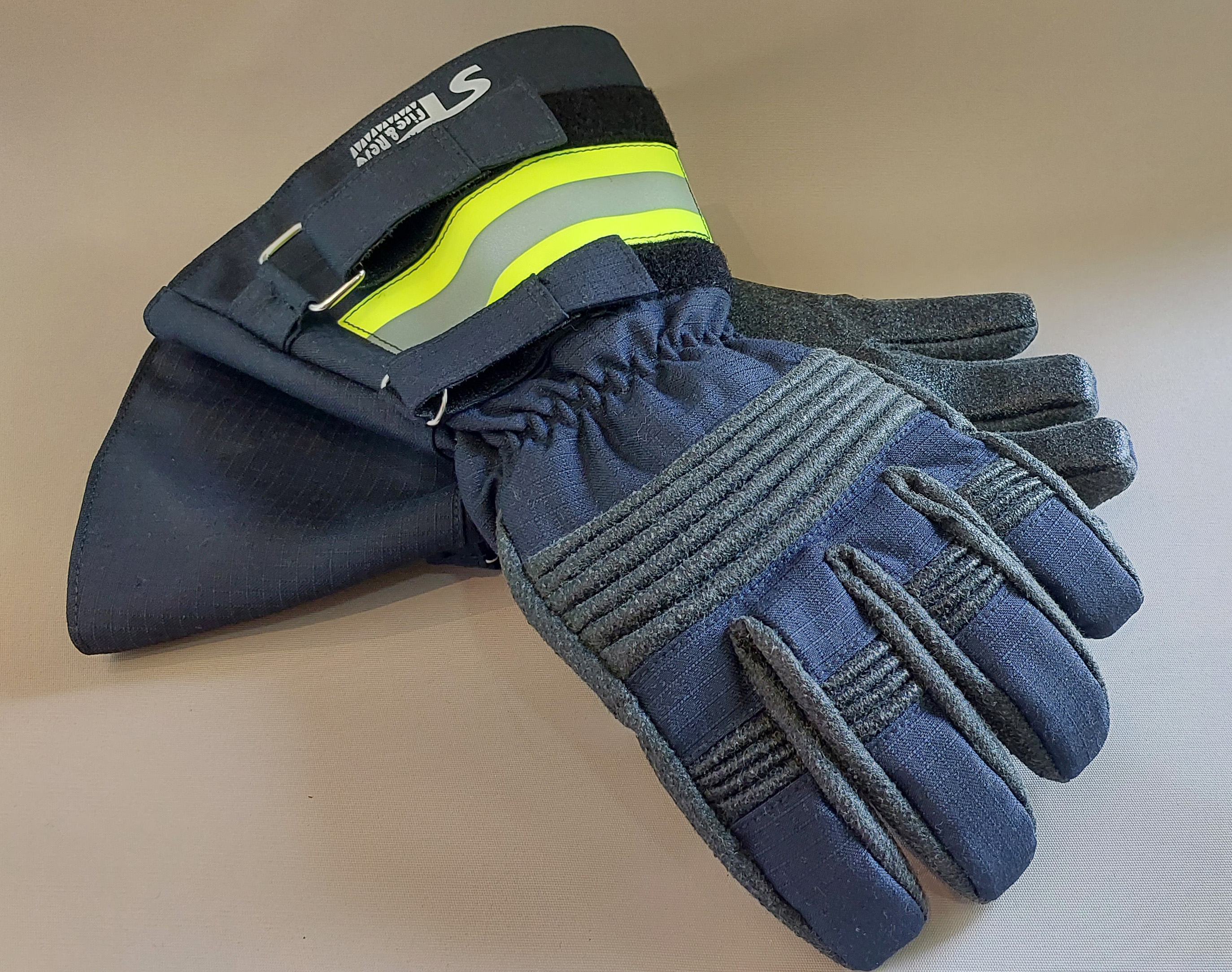 ถุงมือดับเพลิงผ้า Nomex มาตรฐาน EN 659